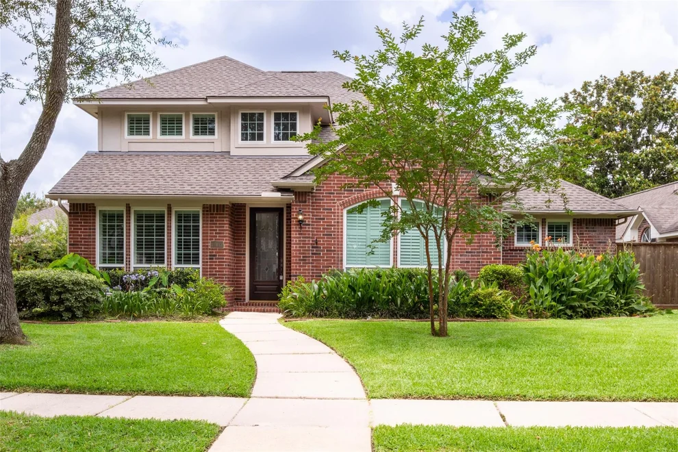 Unit for sale at 2118 Cypress Run Drive, Sugar Land, TX 77478