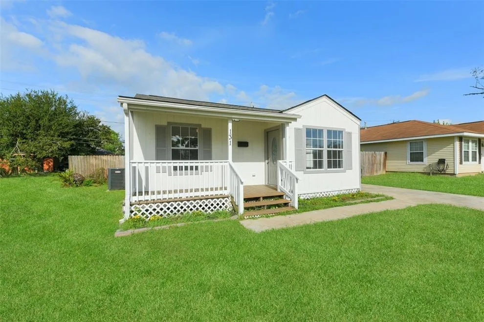 Unit for sale at 131 Huisache Street, Lake Jackson, TX 77566