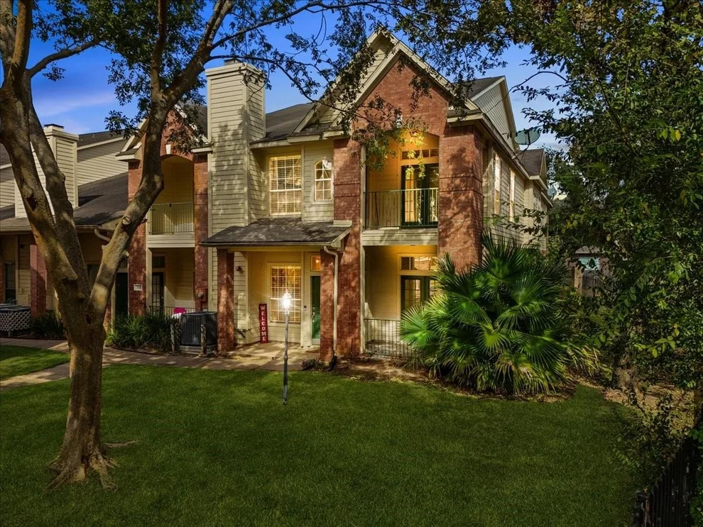 Unit for sale at 2710 Grants Lake Boulevard, Sugar Land, TX 77479