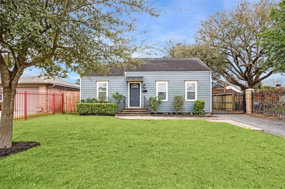 Unit for sale at 908 Kelley Street, Houston, TX 77009