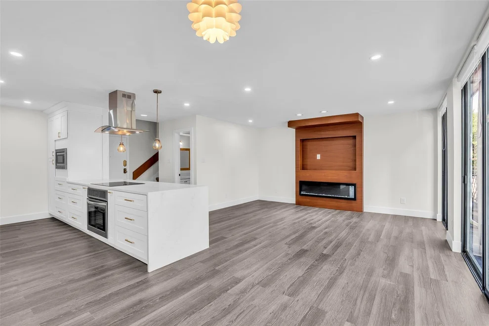 Unit for sale at 2333 Bering Drive, Houston, TX 77057