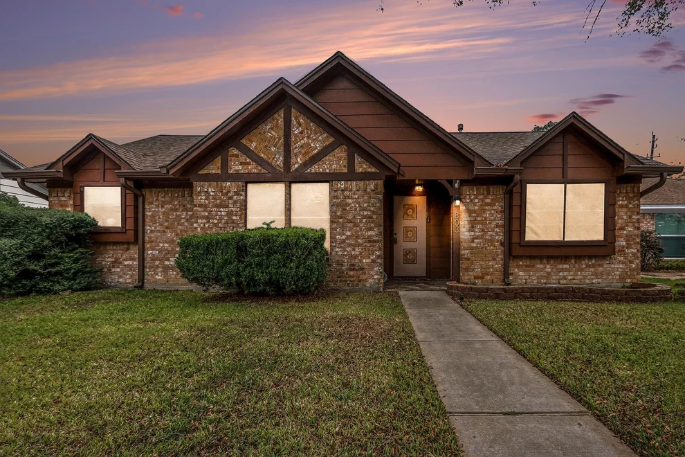 Unit for sale at 803 Whitecap Drive, El Lago, TX 77586