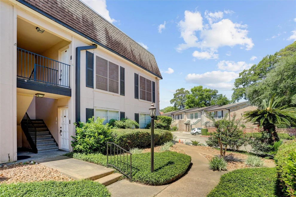 Unit for sale at 1807 Stoney Brook Drive, Houston, TX 77063