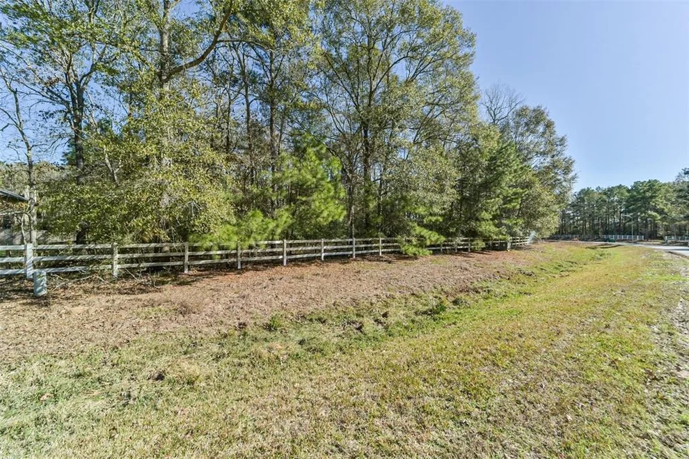 Unit for sale at 1015 S Commons View Drive, Huffman, TX 77336