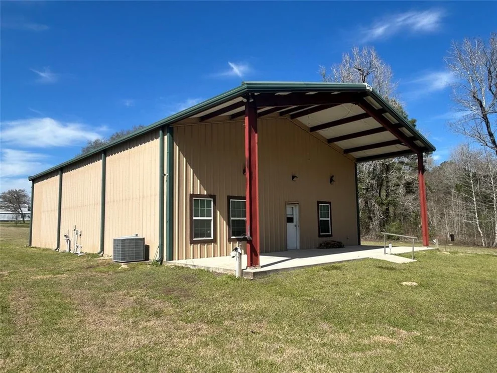 Unit for sale at 11705 Amberwood Drive, Montgomery, TX 77356