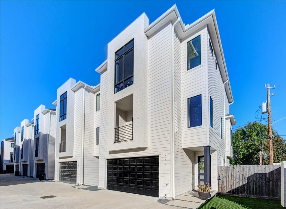 Unit for sale at 820 Wakefield Drive, Houston, TX 77018