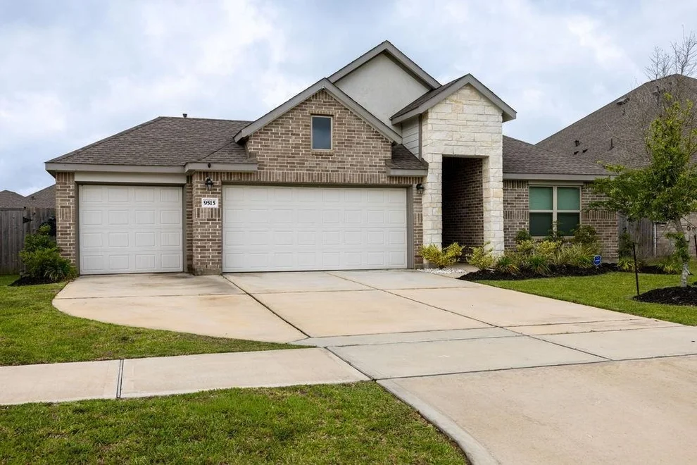 Unit for sale at 9515 Twilight Briar Lane, Baytown, TX 77521