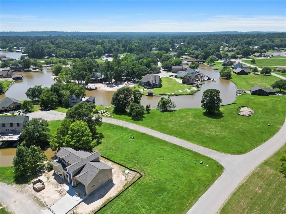 Unit for sale at 5 Wild Iris Court, Huntsville, TX 77340