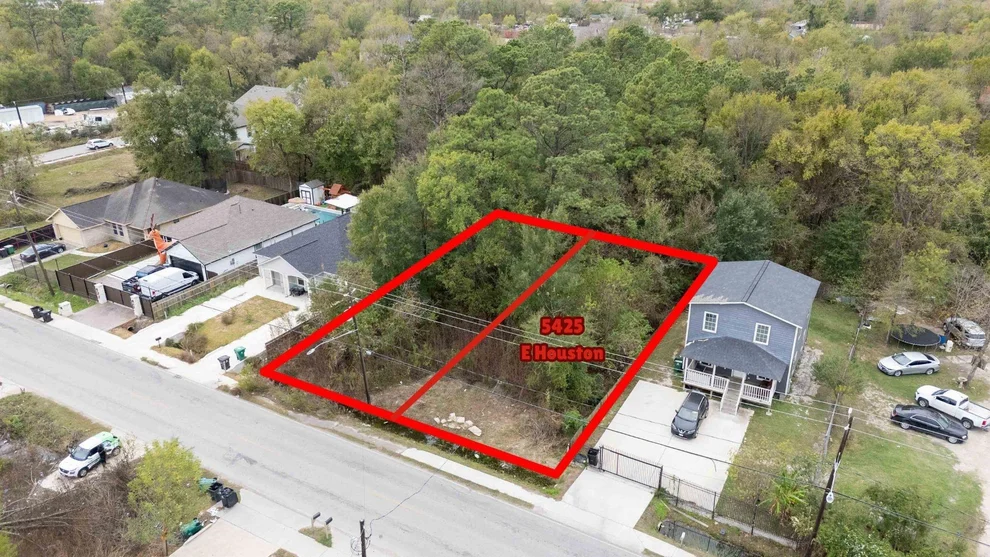 Unit for sale at 5425 E Houston Road, Houston, TX 77028