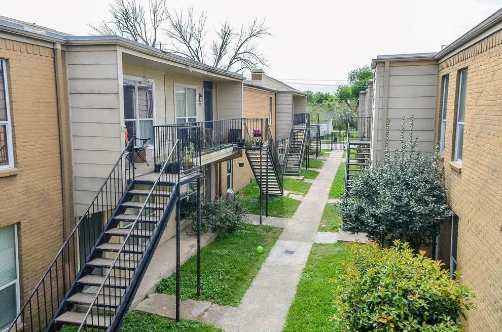 Unit for sale at 8100 Creekbend Dr, Houston, TX 77071