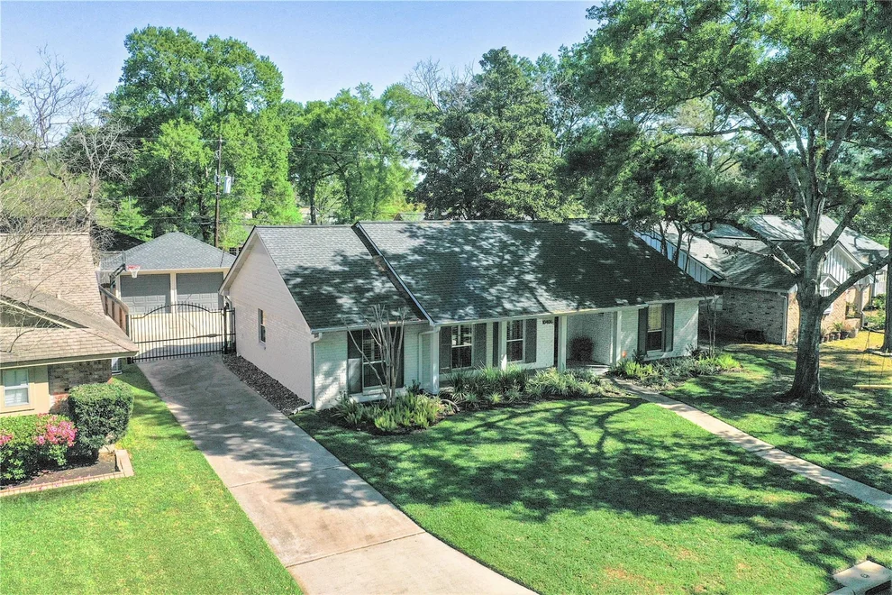 Unit for sale at 10406 Raritan Drive, Houston, TX 77043