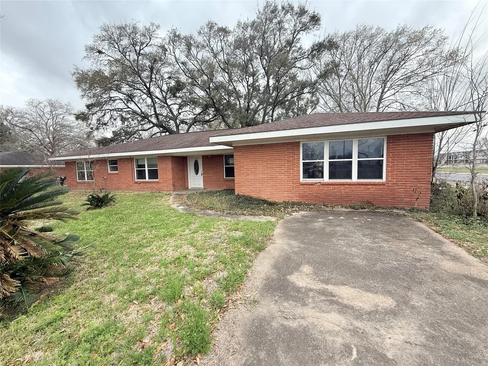 Unit for sale at 4100 Mockingbird Lane, Bay City, TX 77414