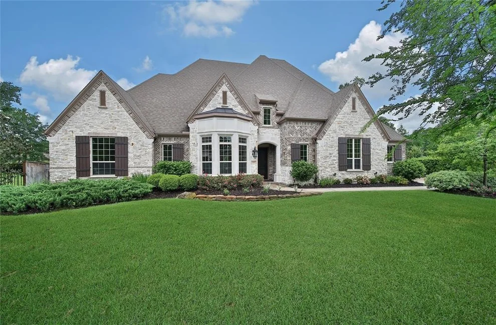 Unit for sale at 111 N Silver Manor Circle, Montgomery, TX 77316
