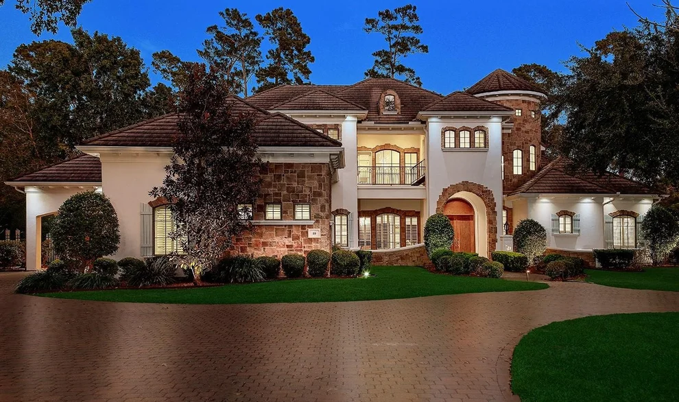 Unit for sale at 10 Norlund Way, The Woodlands, TX 77382