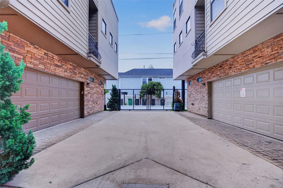 Unit for sale at 1420 Wilson Street, Houston, TX 77019