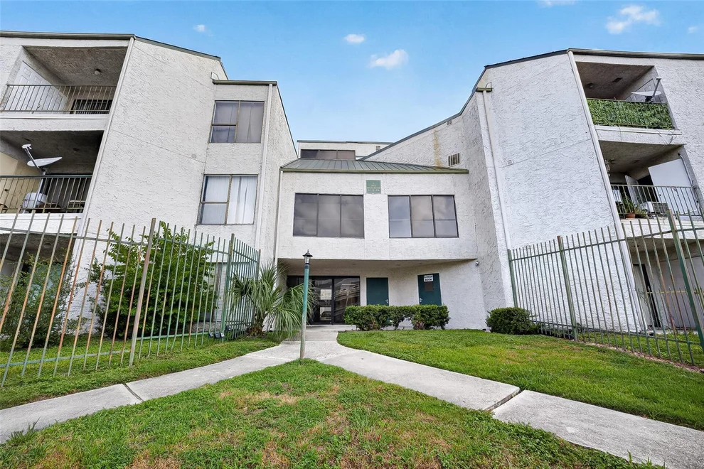 Unit for sale at 2814 S Bartell Drive, Houston, TX 77054