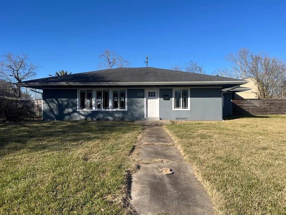 Unit for sale at 1514 W Broad Street, Freeport, TX 77541