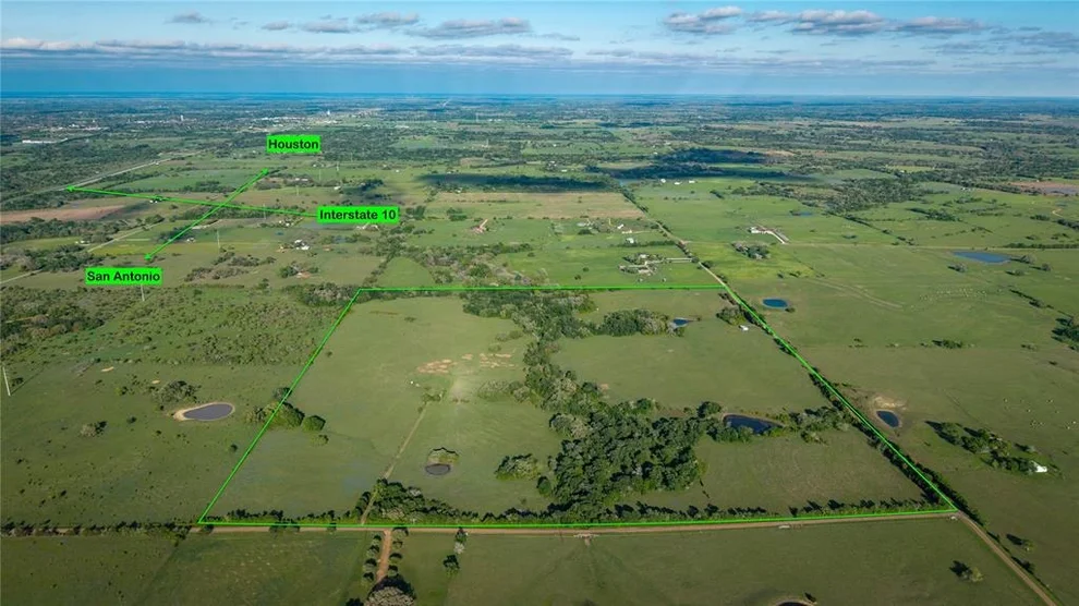 Unit for sale at 1070 Muehr Road, Weimar, TX 78962