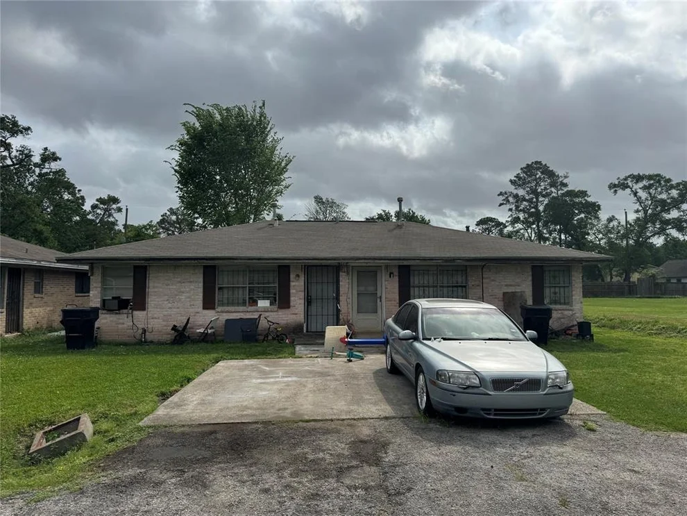 Unit for sale at 2602 Dalview Street, Houston, TX 77091