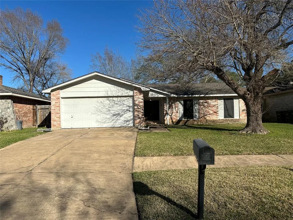Unit for sale at 10415 Towne Oak Lane, Sugar Land, TX 77498