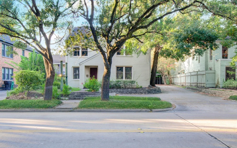 Unit for sale at 2042 Bissonnet Street, Houston, TX 77005