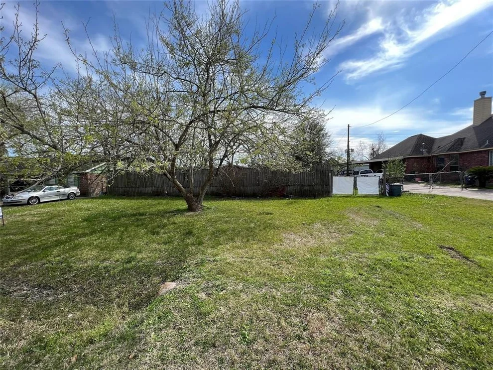 Unit for sale at 0 Shasta Dr, League City, TX 77573