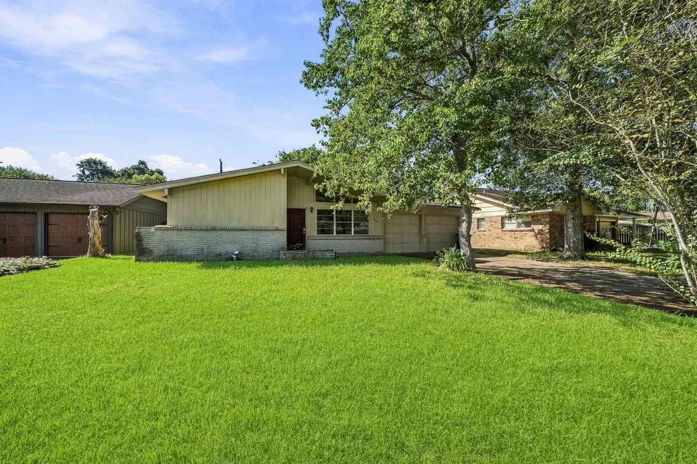 Unit for sale at 7043 Hendon Lane, Houston, TX 77074