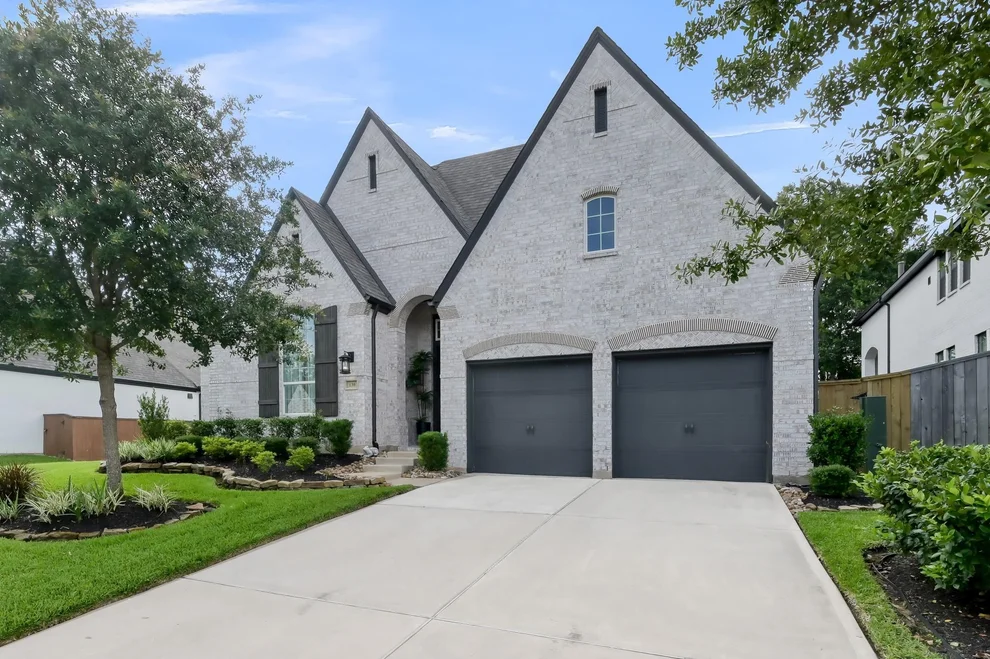 Unit for sale at 130 Sugar Pine Court, Montgomery, TX 77316
