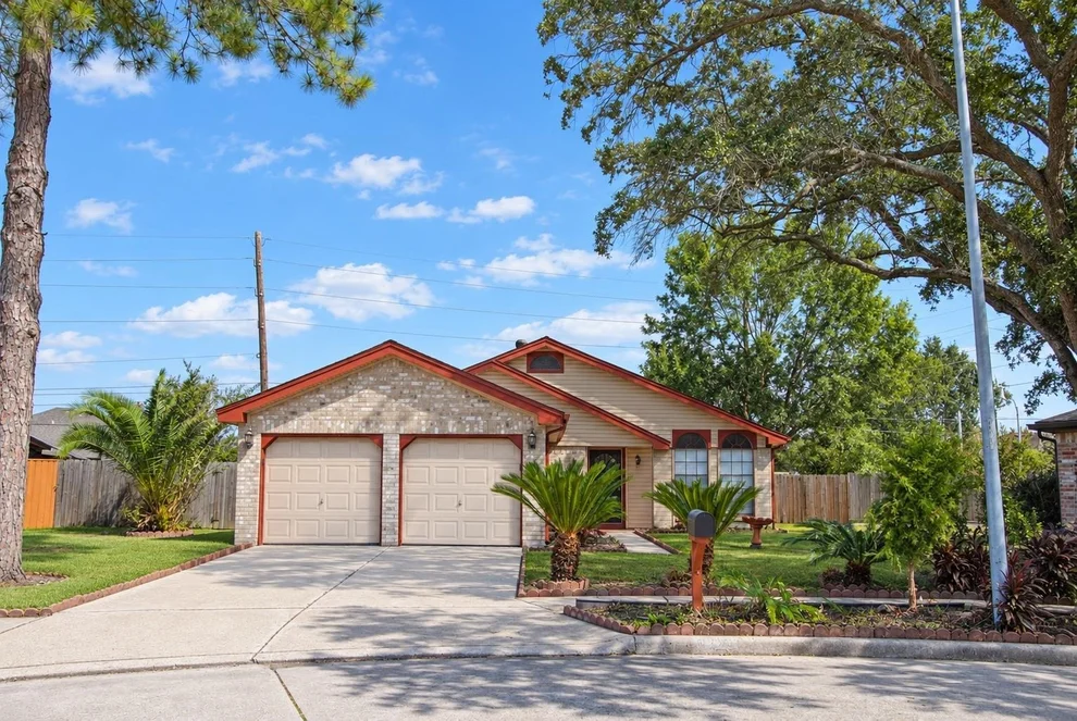 Unit for sale at 8223 Vista Del Sol Drive, Houston, TX 77083