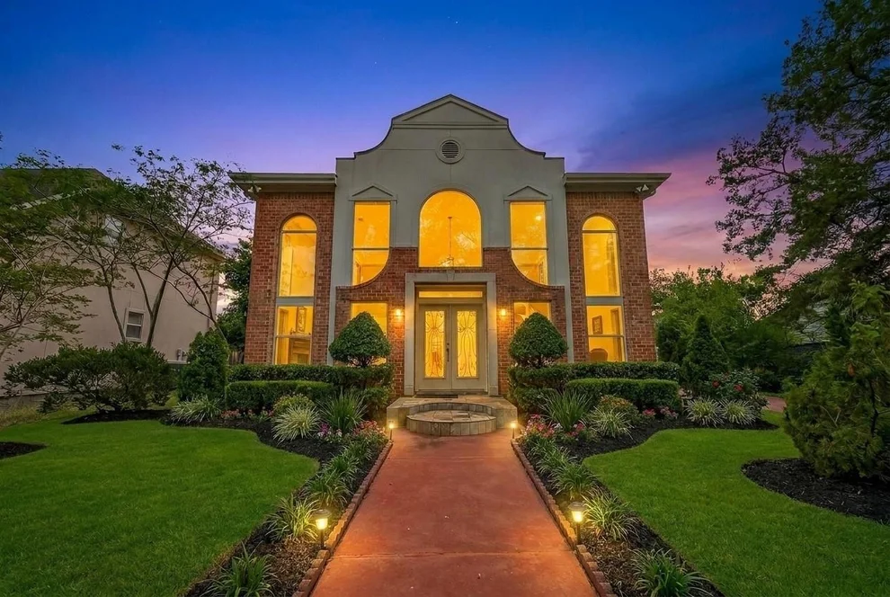 Unit for sale at 5437 Loch Lomond Drive, Houston, TX 77096