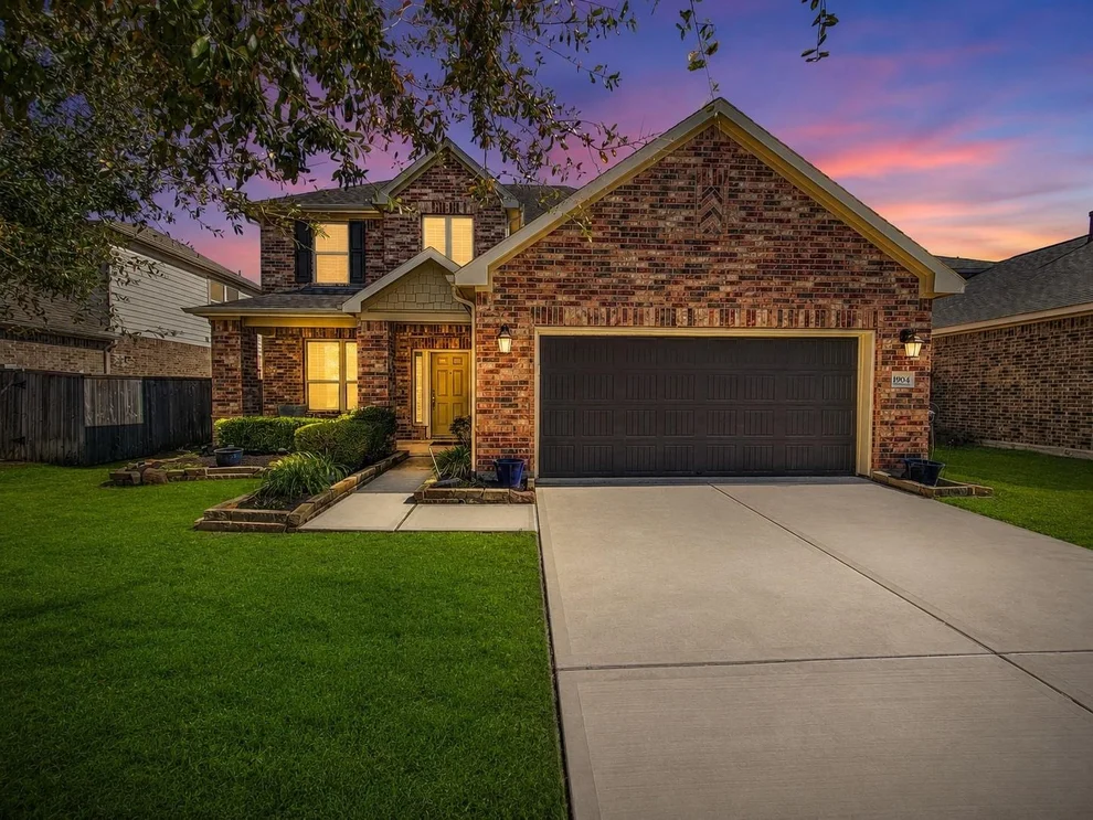 Unit for sale at 1904 Emerald Breeze Court, Pearland, TX 77089