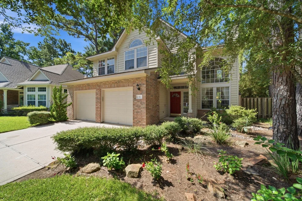 Unit for sale at 96 E Lakeridge Drive, The Woodlands, TX 77381