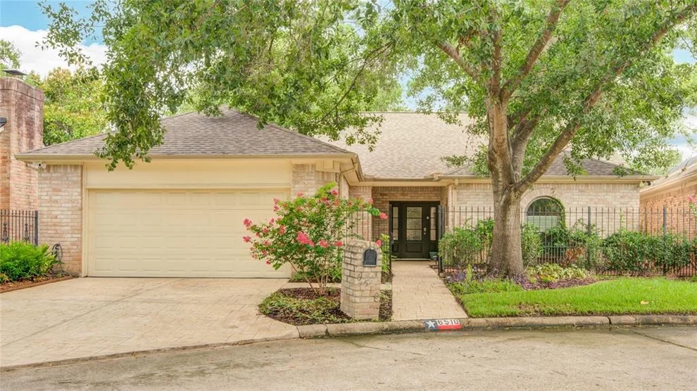 Unit for sale at 6510 Preston Trail Drive, Houston, TX 77069