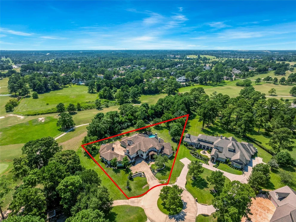 Unit for sale at 2 Highclere Park Drive, Spring, TX 77379