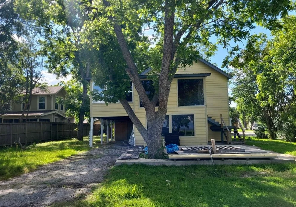Unit for sale at 1015 N Bayshore Drive, La Porte, TX 77571