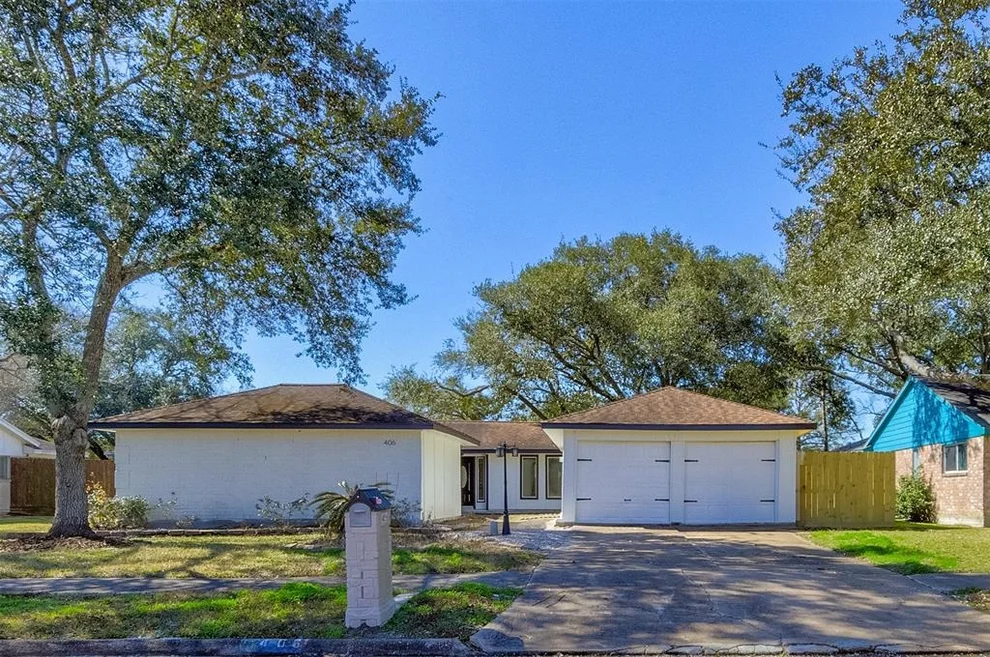 Unit for sale at 406 W W Castle Harbour Drive, Friendswood, TX 77546