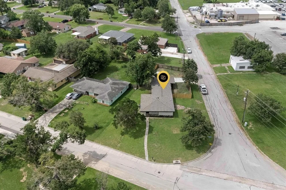 Unit for sale at 200 Burnett Drive, Baytown, TX 77520