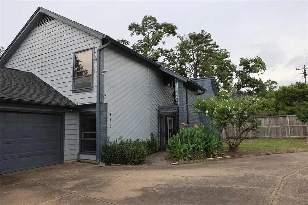 Unit for sale at 1035 Wirt Road, Houston, TX 77055