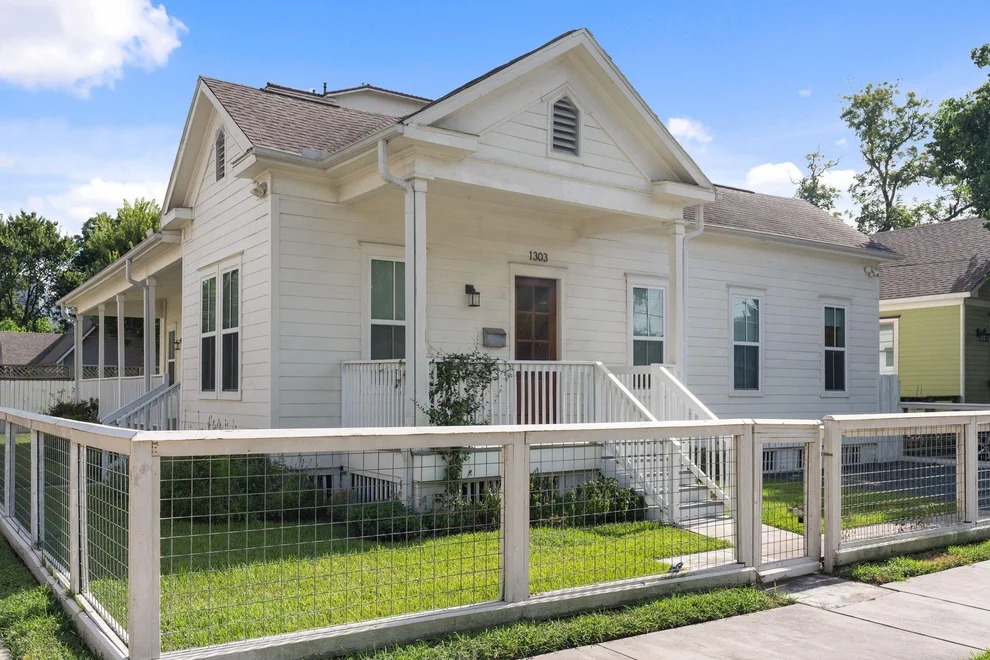Unit for sale at 1303 Summer Street, Houston, TX 77007