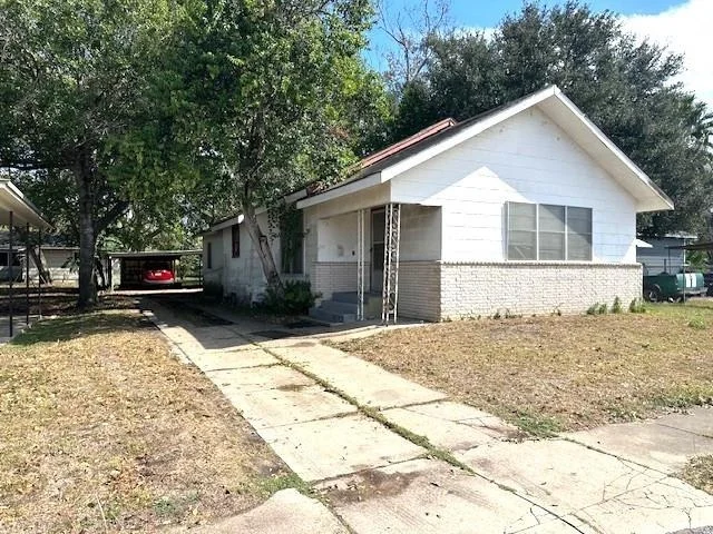 Unit for sale at 316 E Post Office St, Eagle Lake, TX 77434