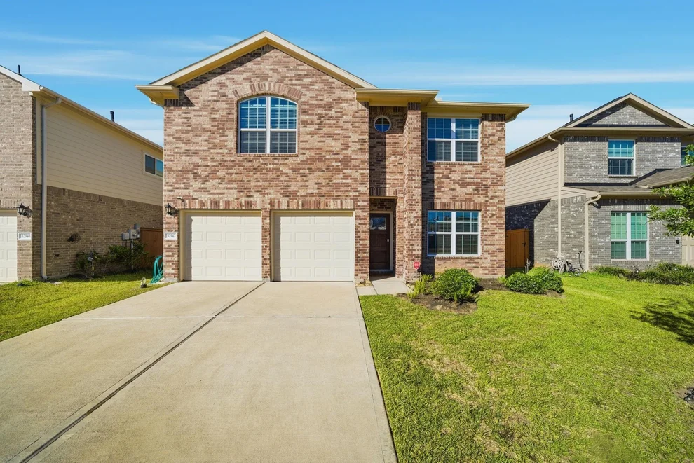 Unit for sale at 32942 Silver Meadow Way, Brookshire, TX 77423
