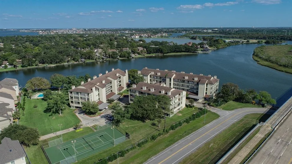 Unit for sale at 18809 Egret Bay Boulevard, Webster, TX 77058