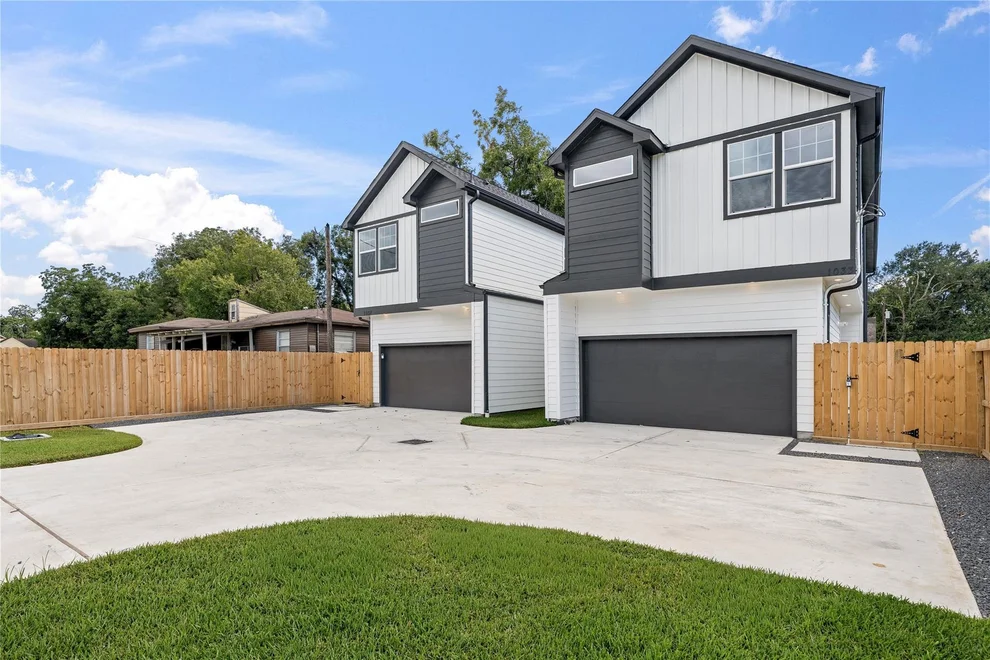 Unit for sale at 1031-1033 S Victory Drive, Houston, TX 77088