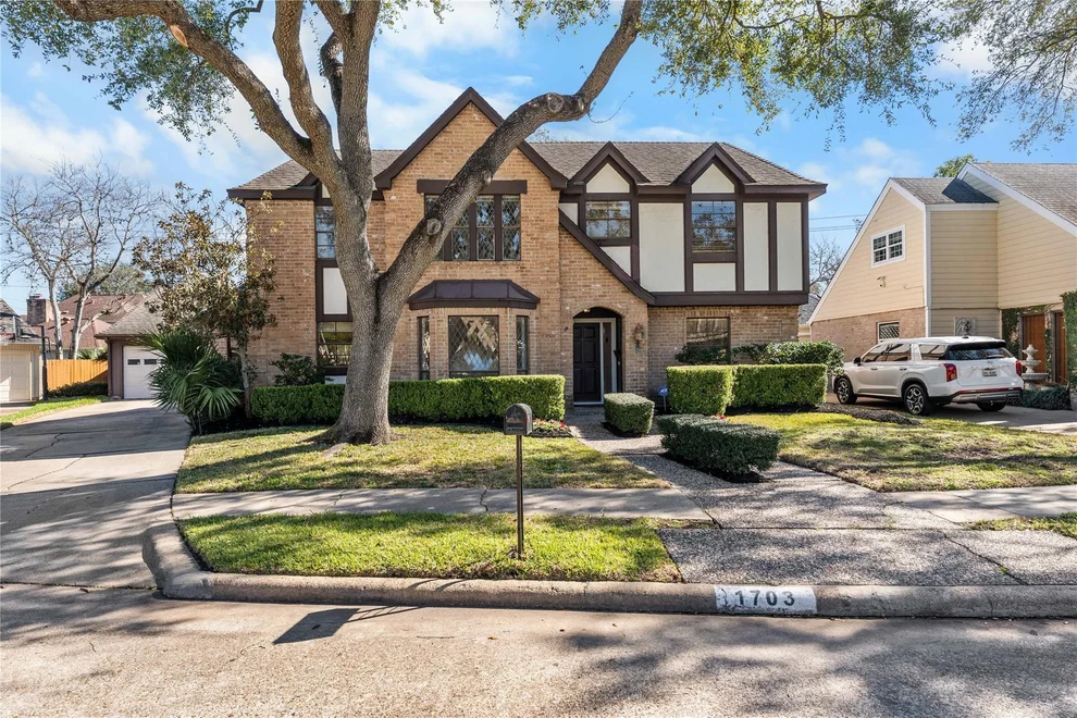 Unit for sale at 1703 Woodland Springs Street, Houston, TX 77077