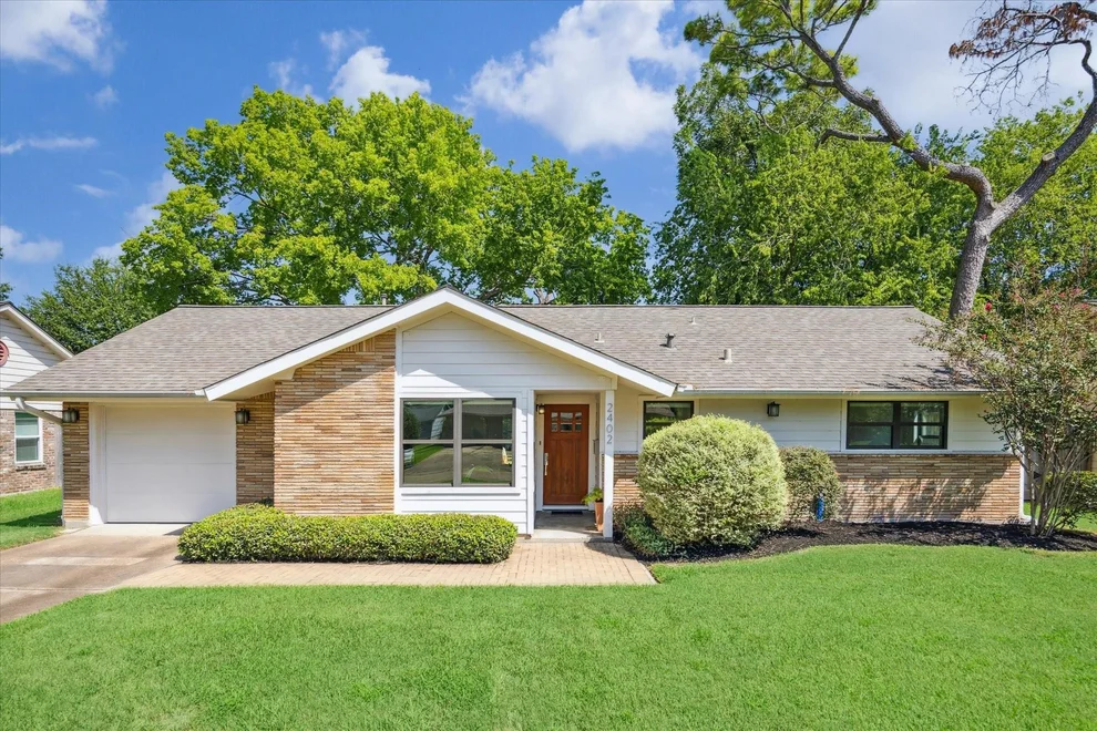 Unit for sale at 2402 Bron Holly Dr, Houston, TX 77018