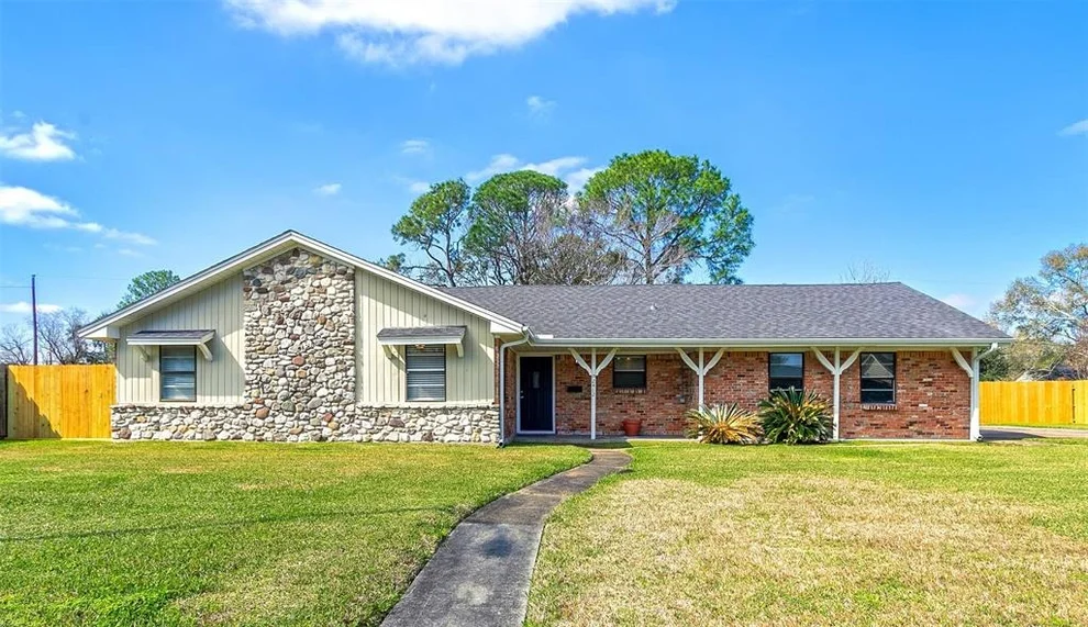 Unit for sale at 2412 Malon Street, Pearland, TX 77581