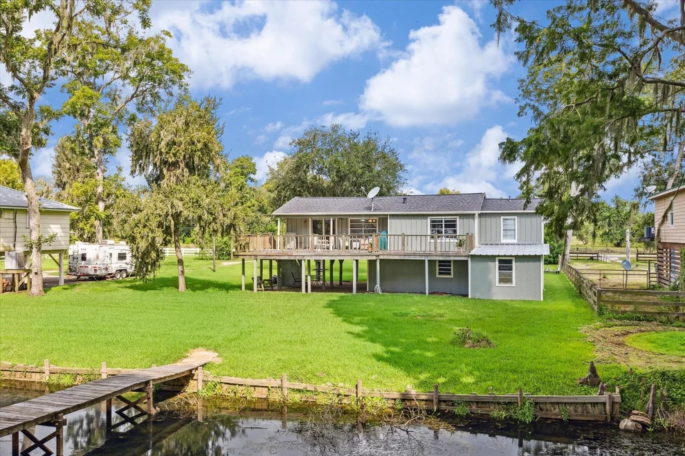 Unit for sale at 29331 County Road 25, Damon, TX 77430