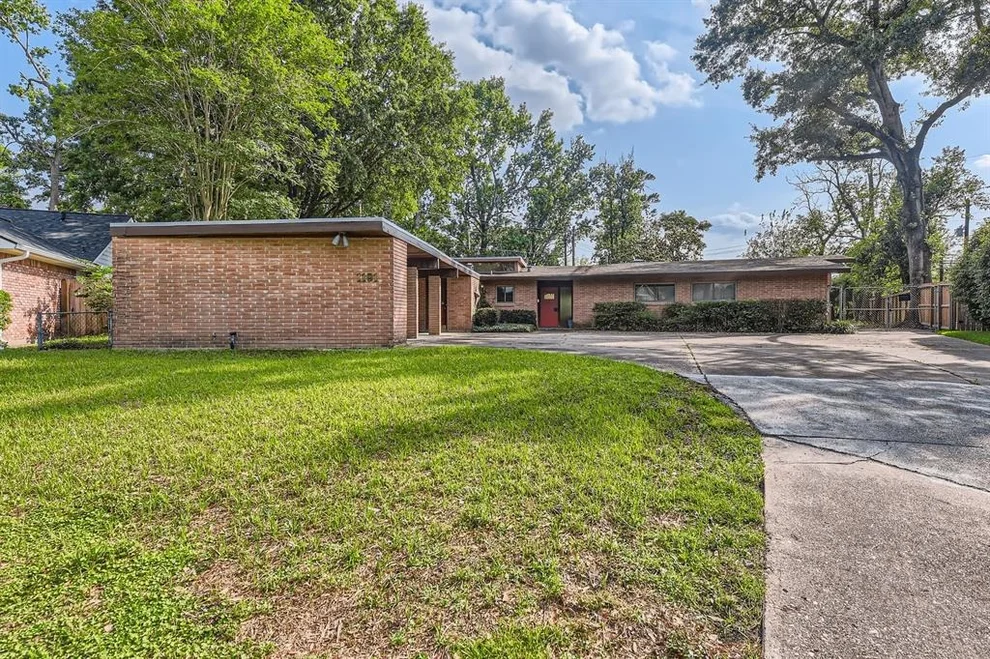 Unit for sale at 1191 Chamboard Lane, Houston, TX 77018