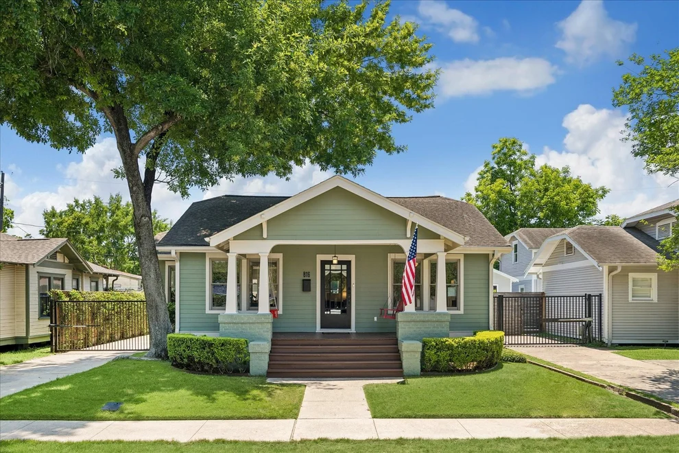 Unit for sale at 816 W Cottage Street, Houston, TX 77009