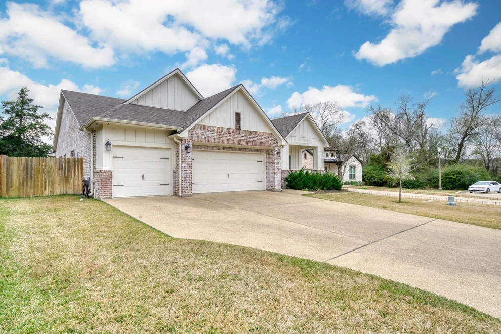 Unit for sale at 3509 Wildwood Court, Bryan, TX 77808
